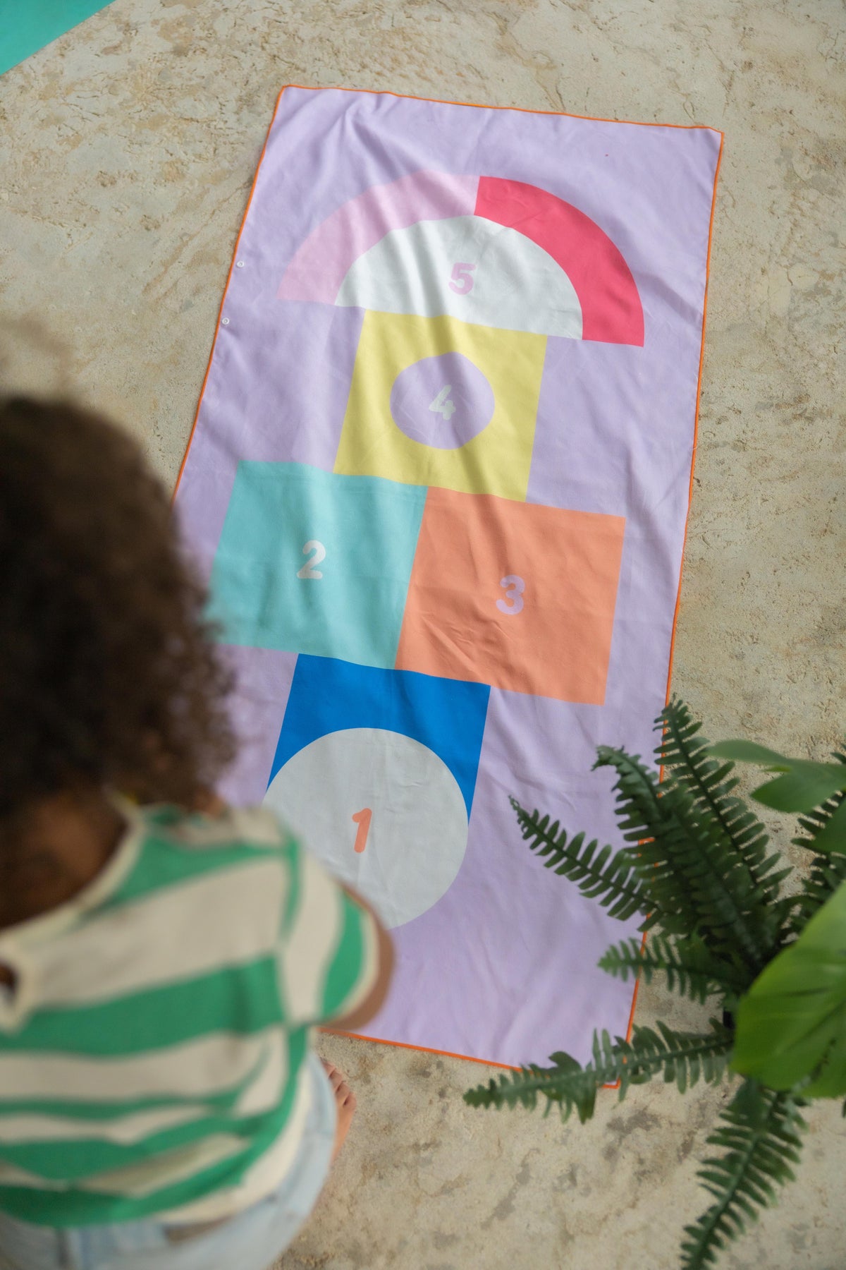 174066-PlayTowel-M-140-x-70-Hopscotch-1.jpg