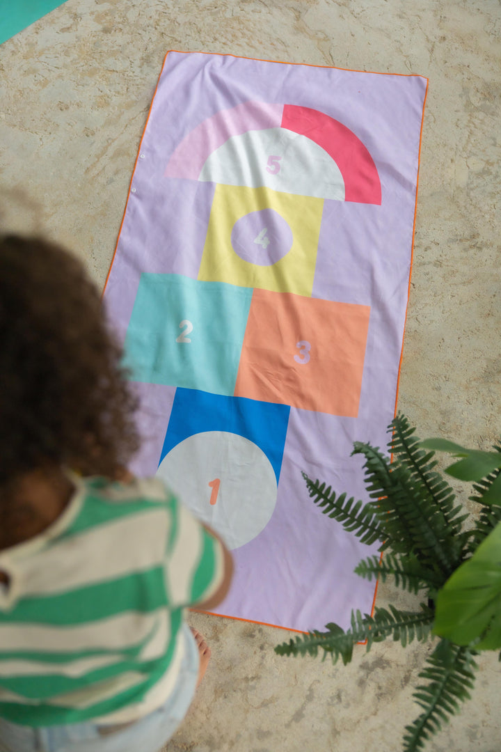 174066-PlayTowel-M-140-x-70-Hopscotch-1.jpg