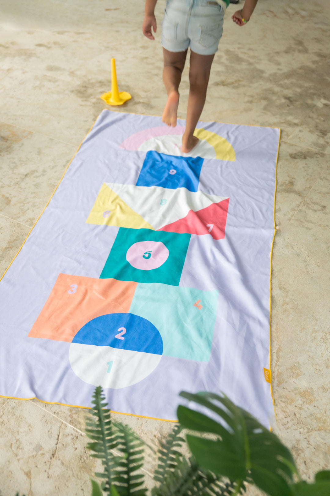 174165-PlayTowel-L-180-x-100-Hopscotch-2.jpg