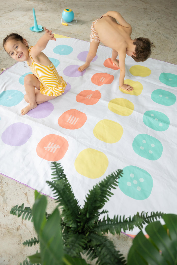 174202-PlayTowel-XL-180-x-180-Balancing-Game-4.jpg