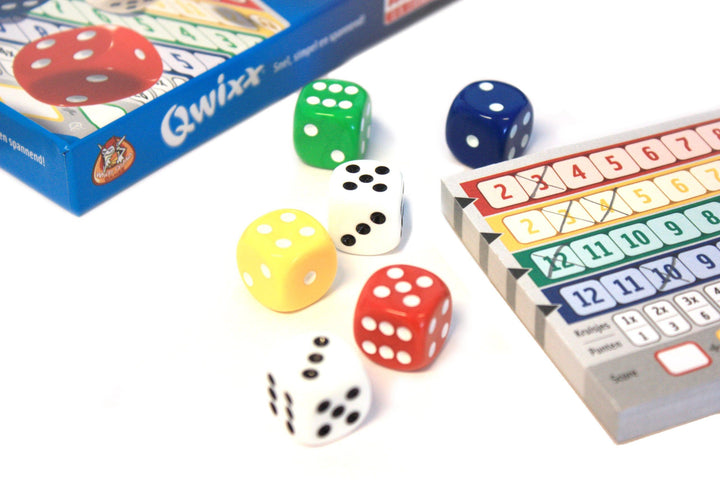 Qwixx_Dobbelspel_Spelmateriaal_3_White-Goblin-Games-scaled.jpg