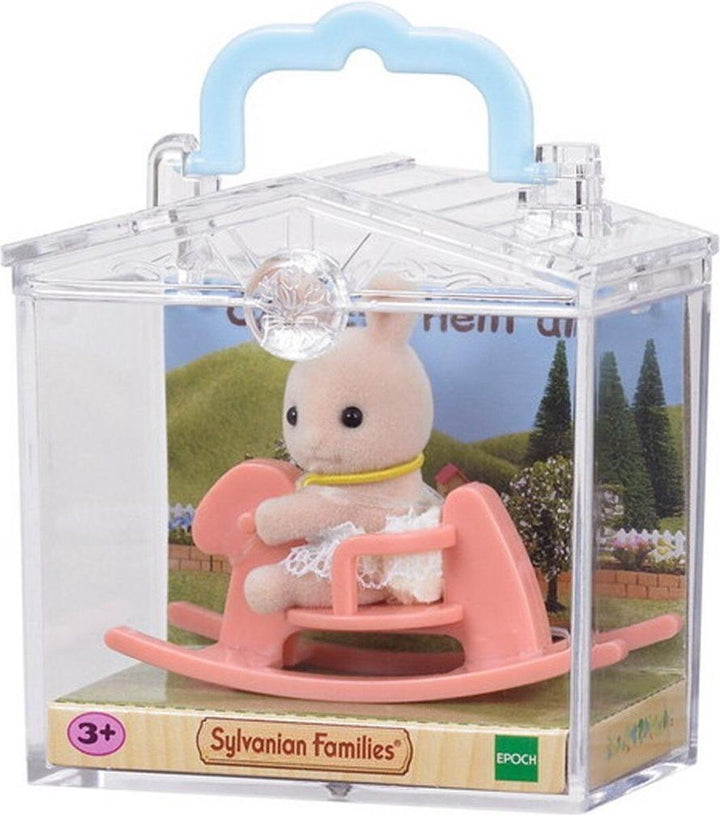 baby in draagdoosje3.jpg