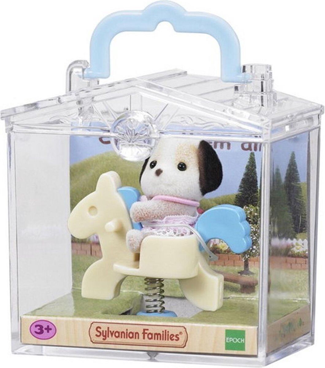 baby in draagdoosje4.jpg