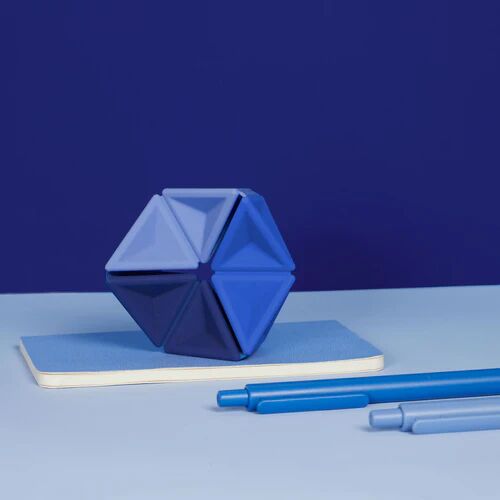 speks-pivot-silicone-fidget-blue-desk_500x.webp