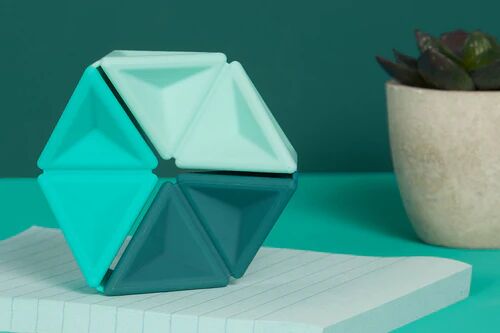 speks-pivot-silicone-fidget-green-desk_500x.webp
